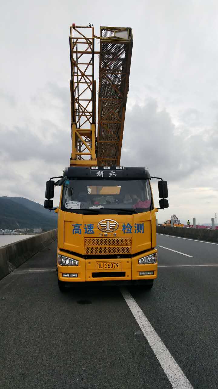 桥检车